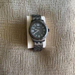 Men’s dark grey Fossil watch